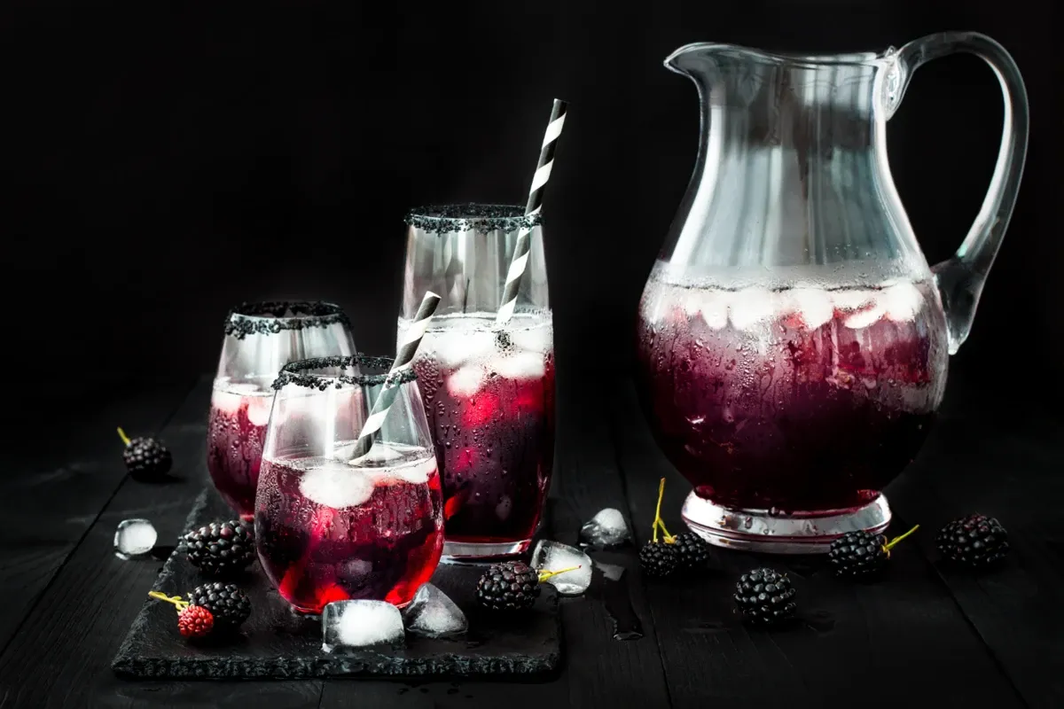 halloween cocktail bowle